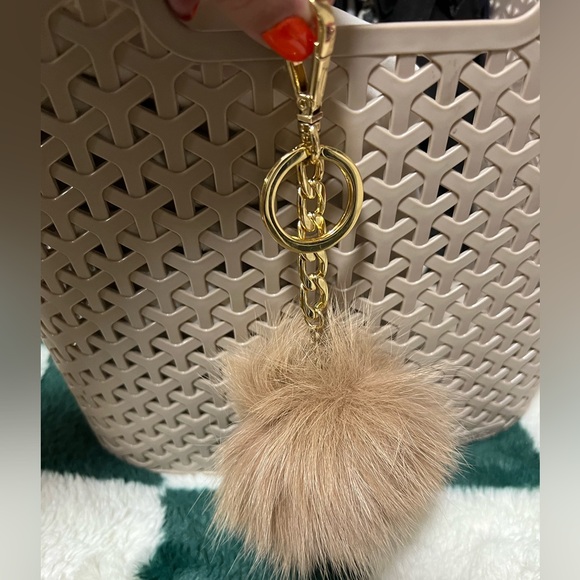 Michael Kors puff furry ball bag charm keychain - Picture 5 of 5